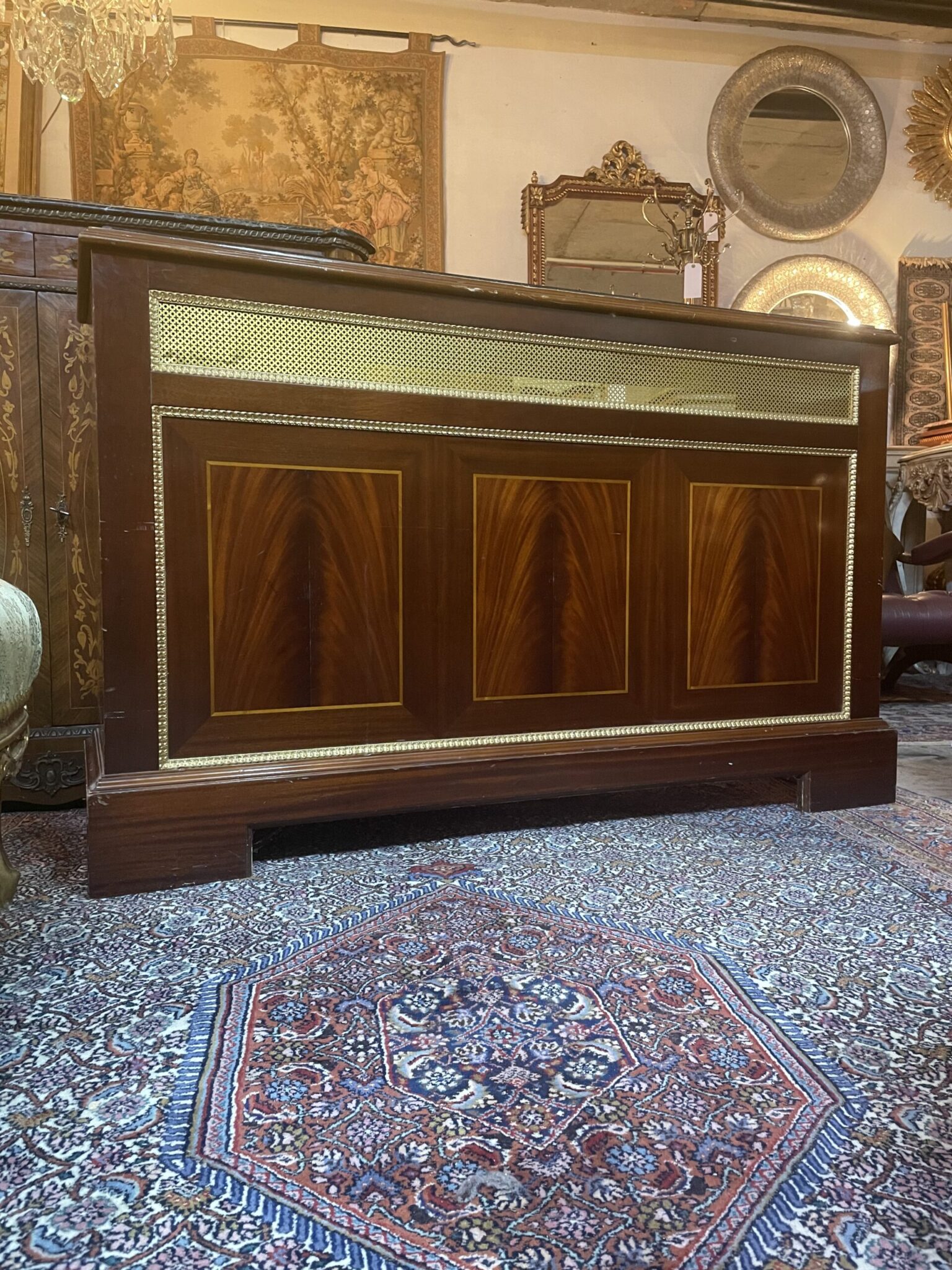 A Very Good Mahogany and Marble Large Radiator Cover. - Vintage Dublin