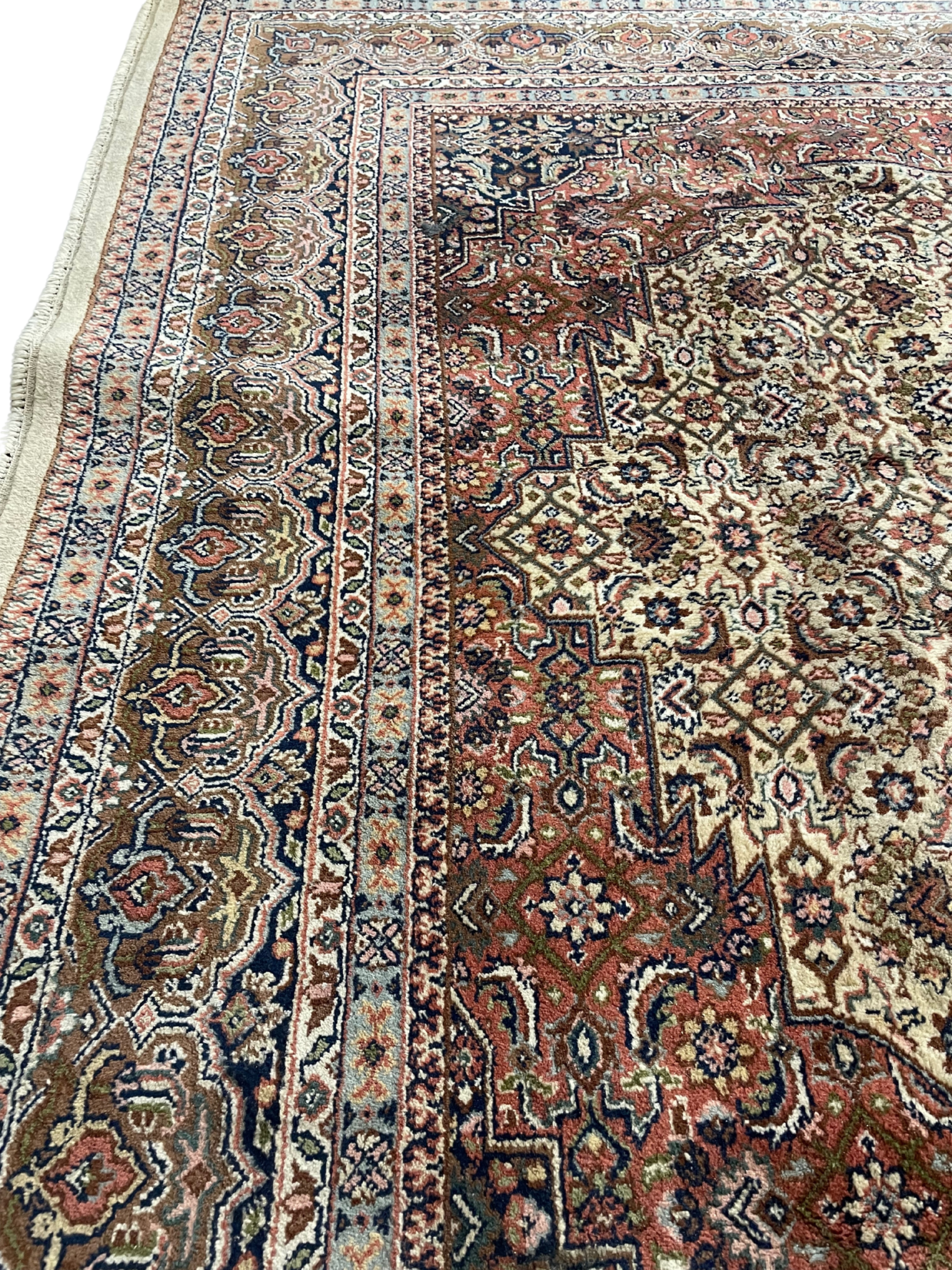 Vintage Keshan Hand Knitted Rug. - Image 4