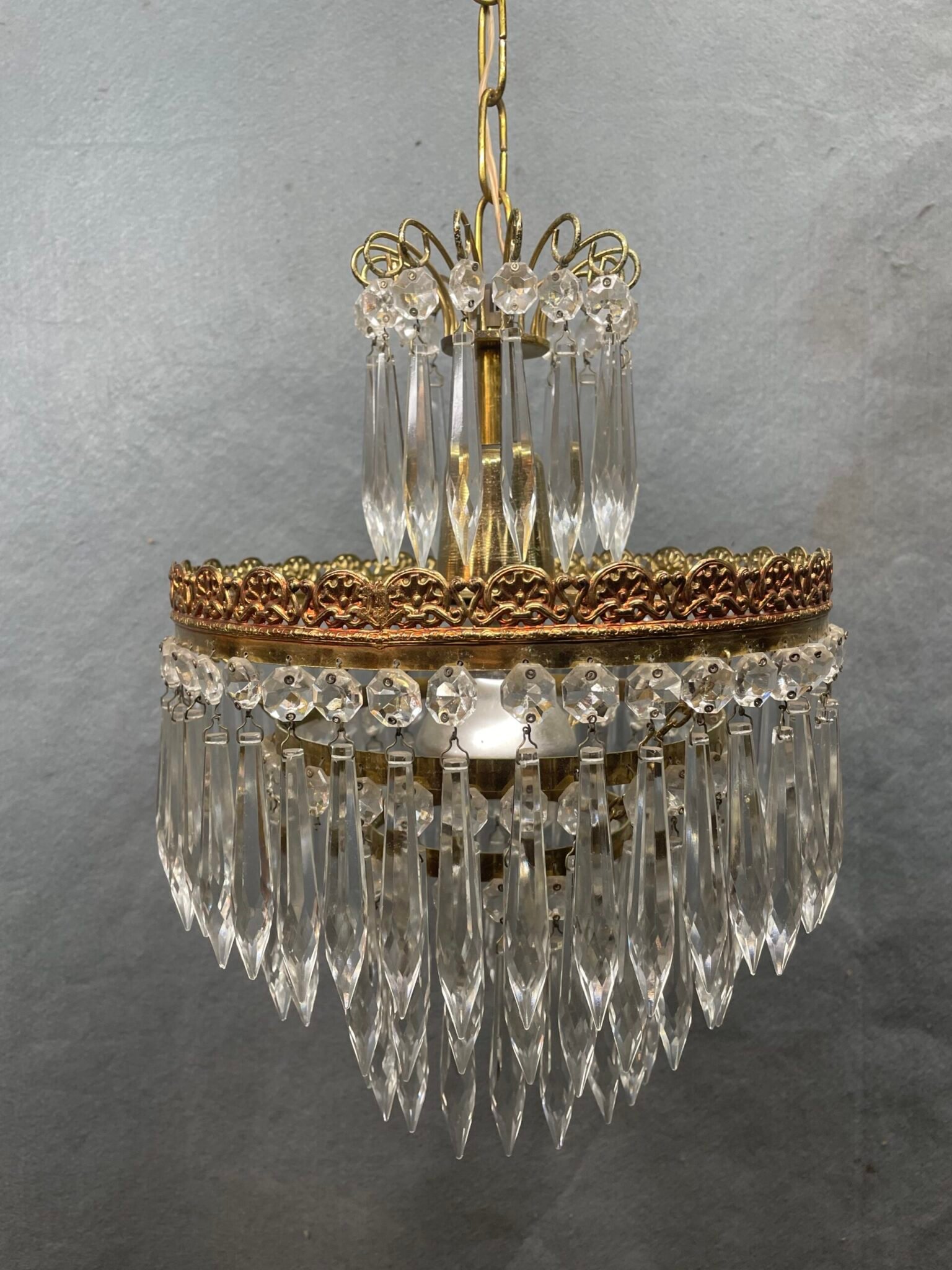 Fabulous Waterfall French Vintage Chandelier. - Image 5