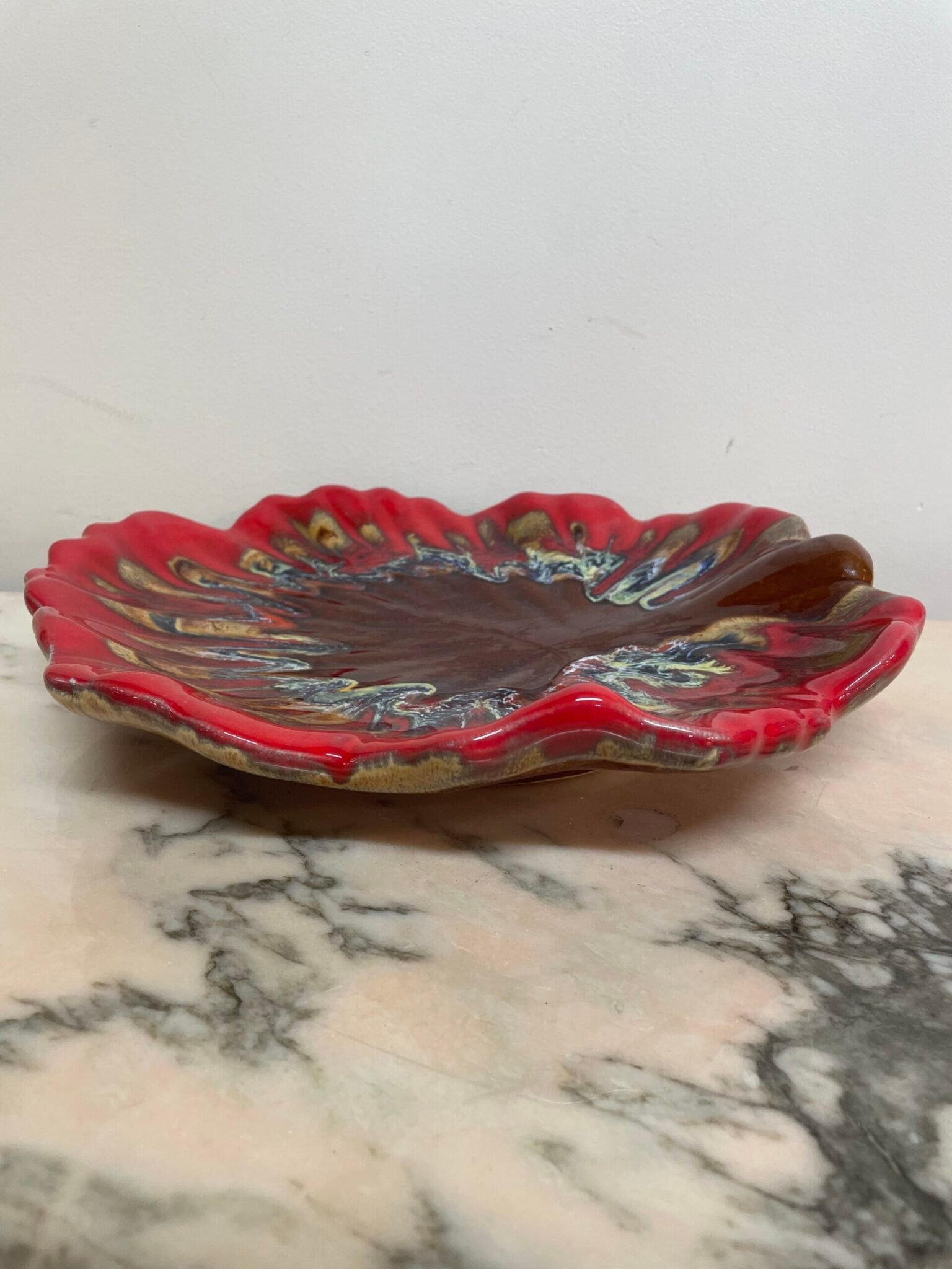 Vintage Glazed Ceramic Leaf Shaped Villaruse Plate - Image 2