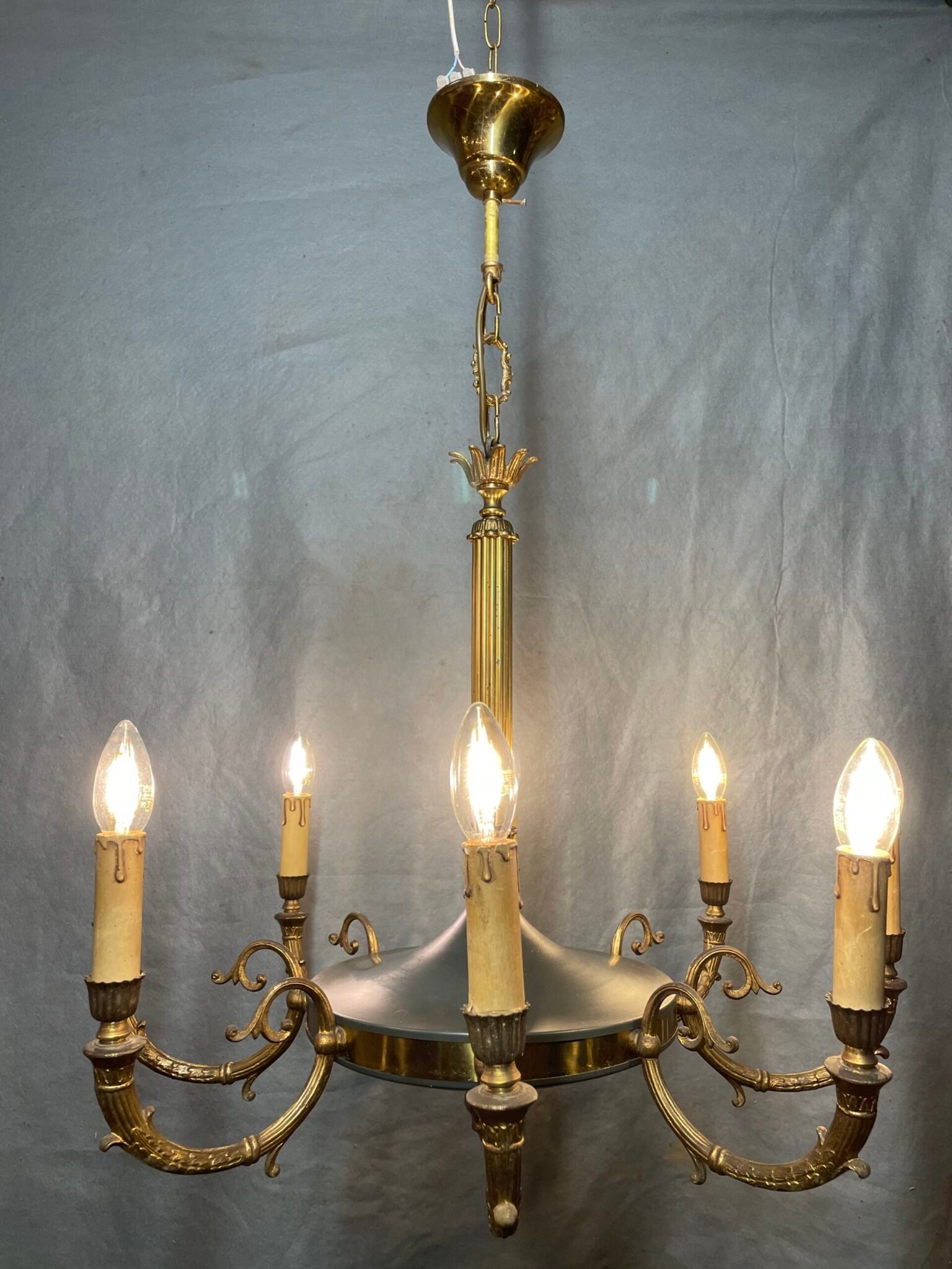 Empire Style Brass and Royal Green Chandelier – 8 Branches - Image 2