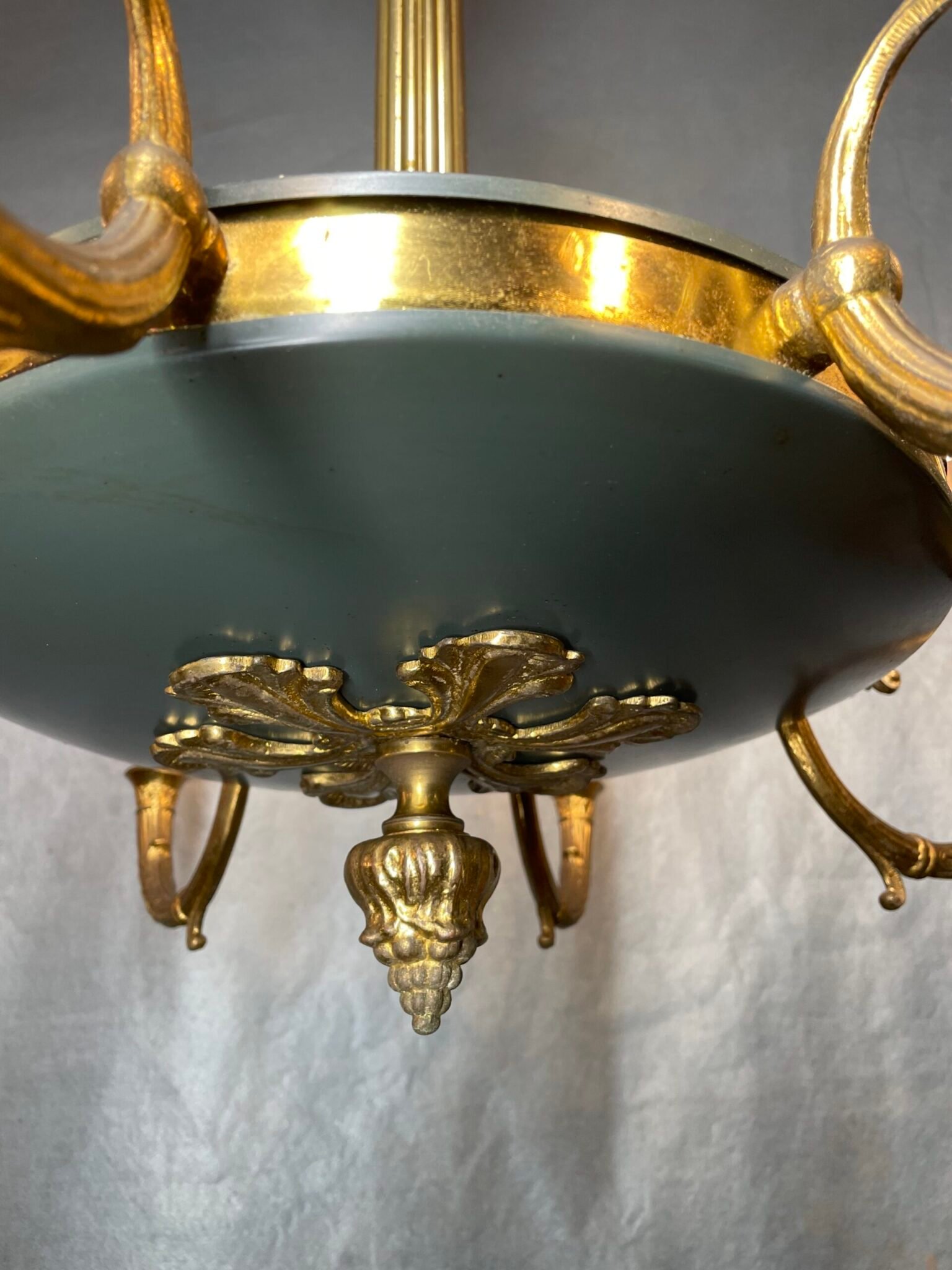 Empire Style Brass and Royal Green Chandelier – 8 Branches - Image 7