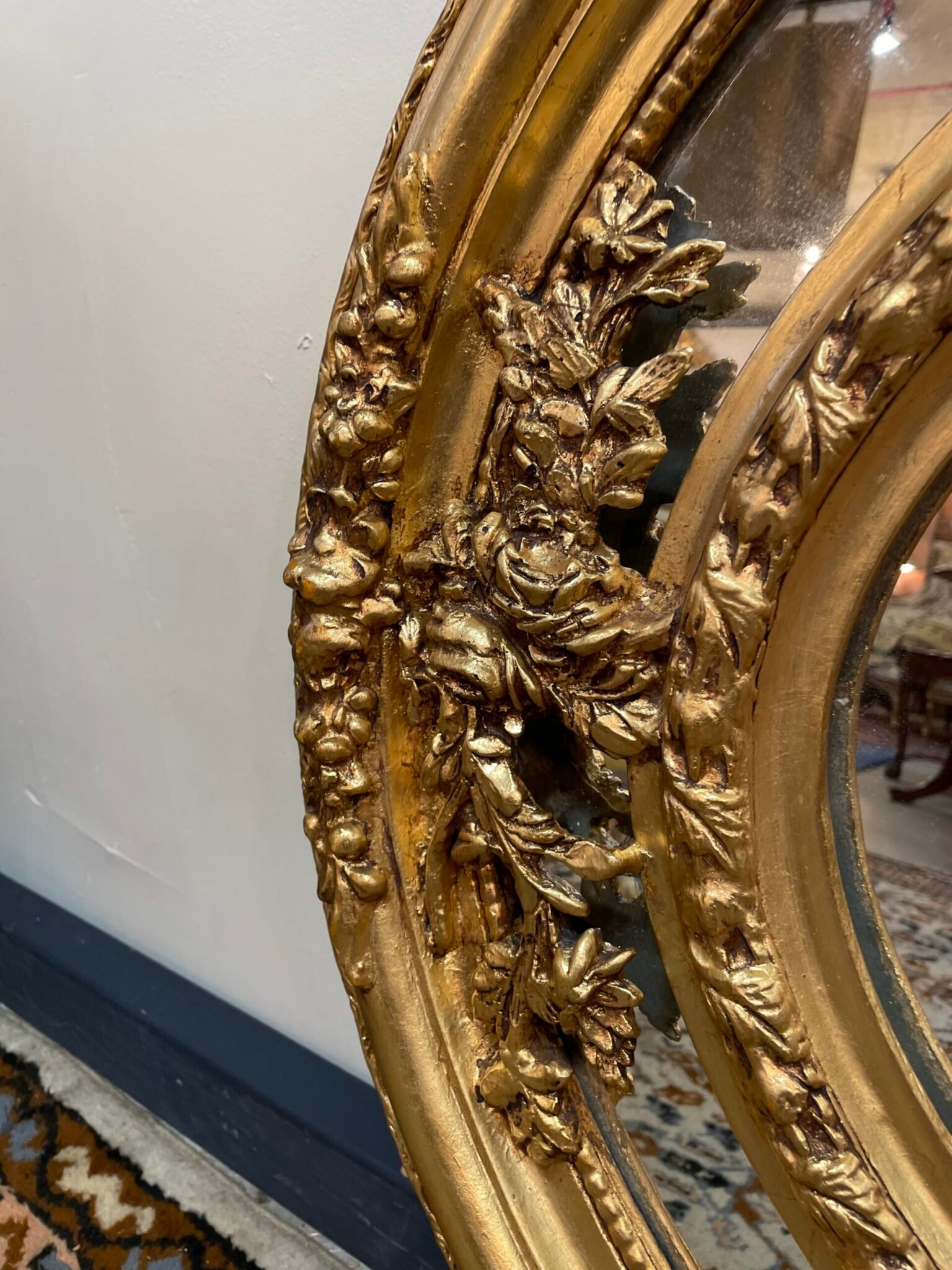 Beautiful Large Oval Gilt-Wood Section Mirror - Image 3