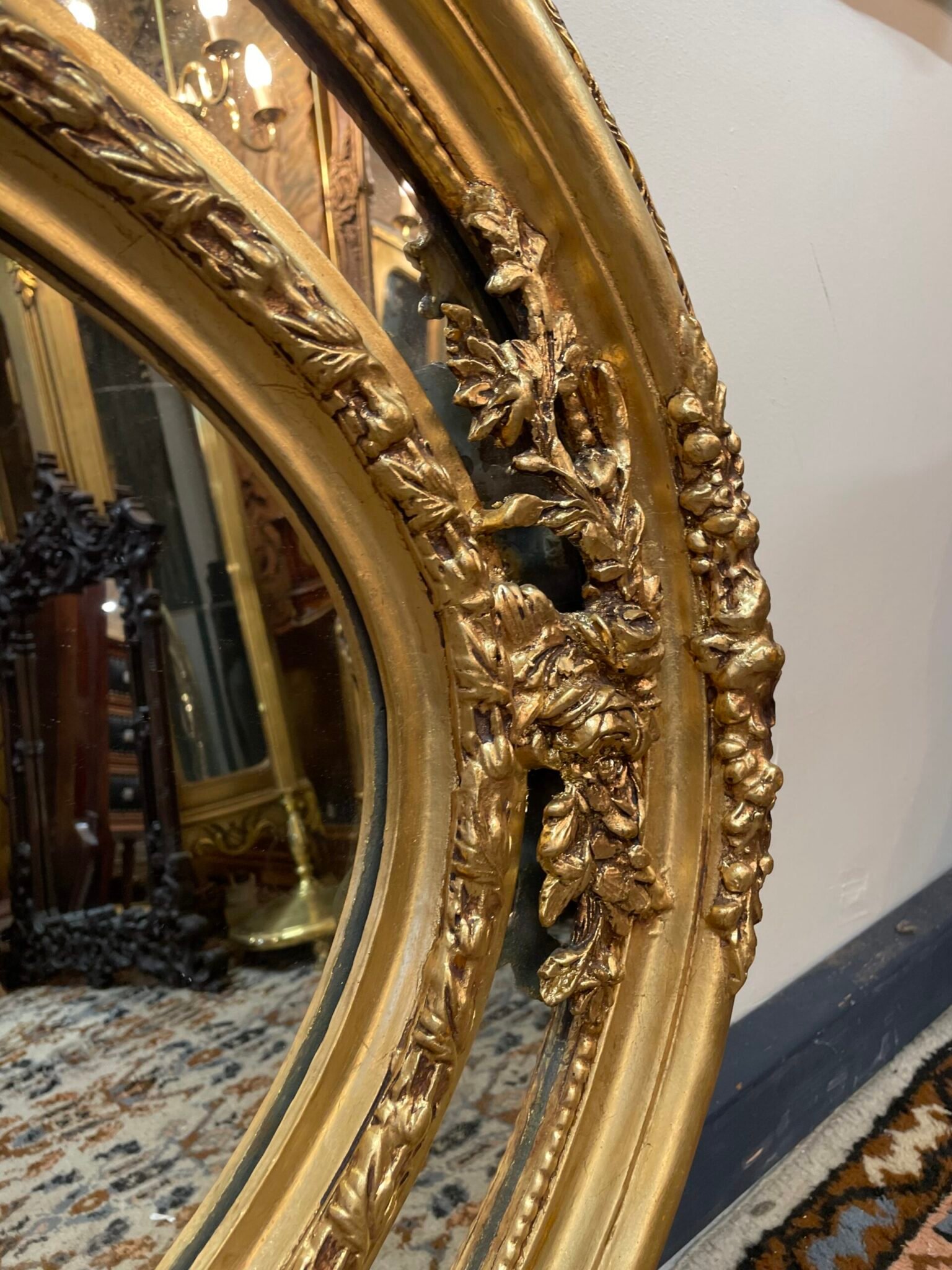 Beautiful Large Oval Gilt-Wood Section Mirror - Image 5