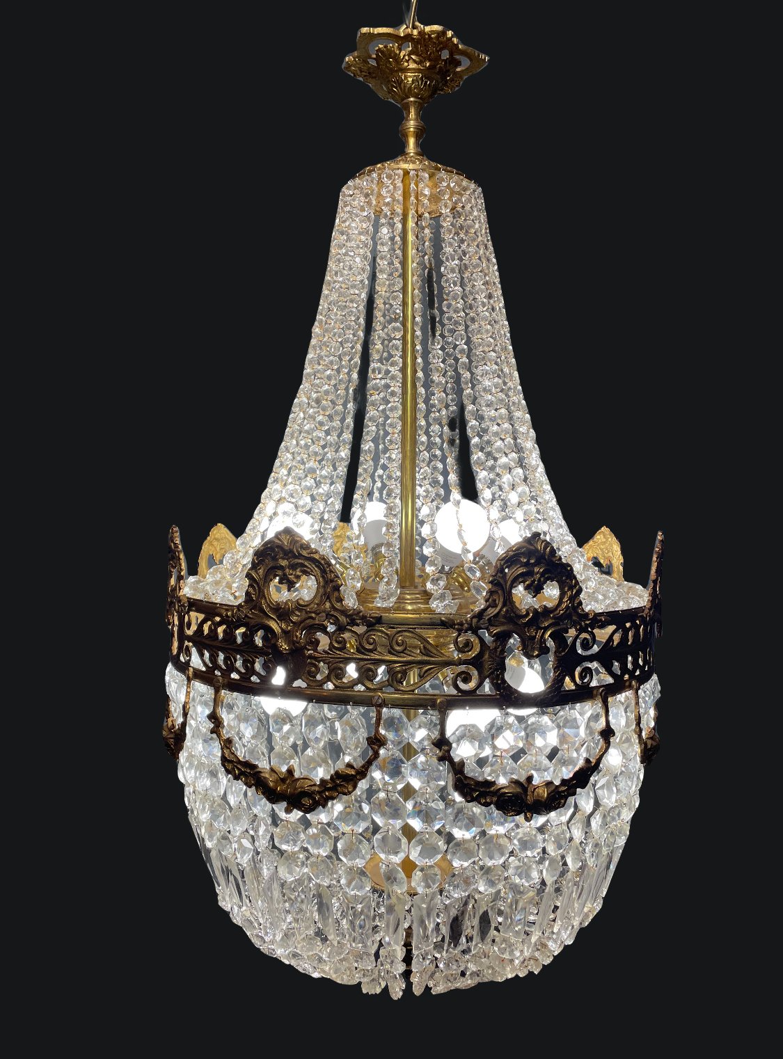 Elegant 20th Century French Empire Style “Sac du Pearl” Chandelier - Image 9
