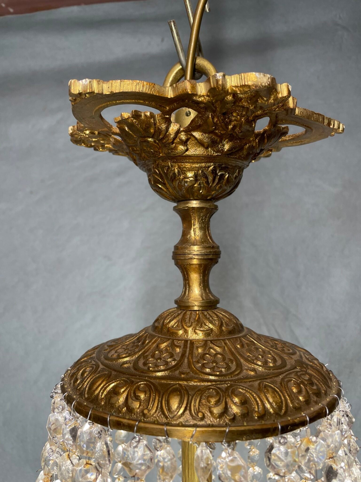 Elegant 20th Century French Empire Style “Sac du Pearl” Chandelier - Image 4