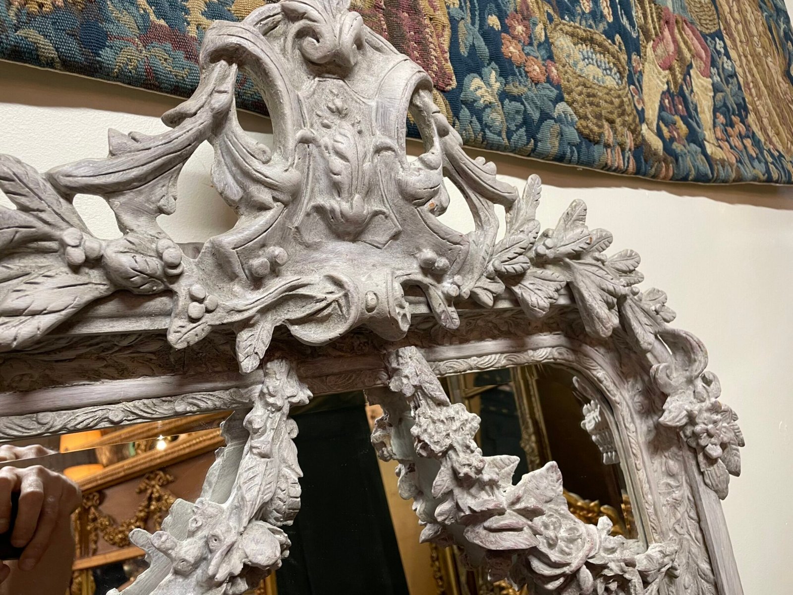 Painted French Style Crest Top Gilt Frame Mirror. - Image 4