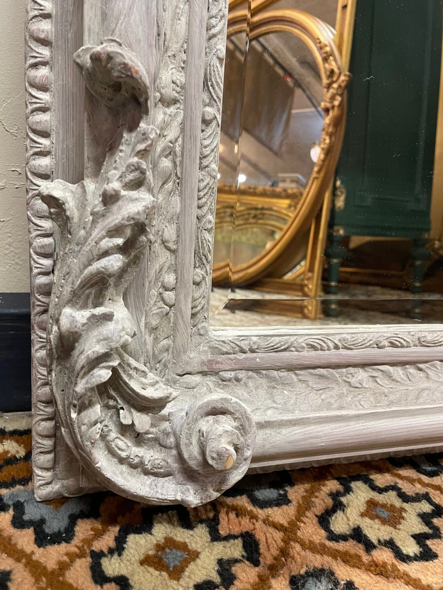 Painted French Style Crest Top Gilt Frame Mirror. - Image 5