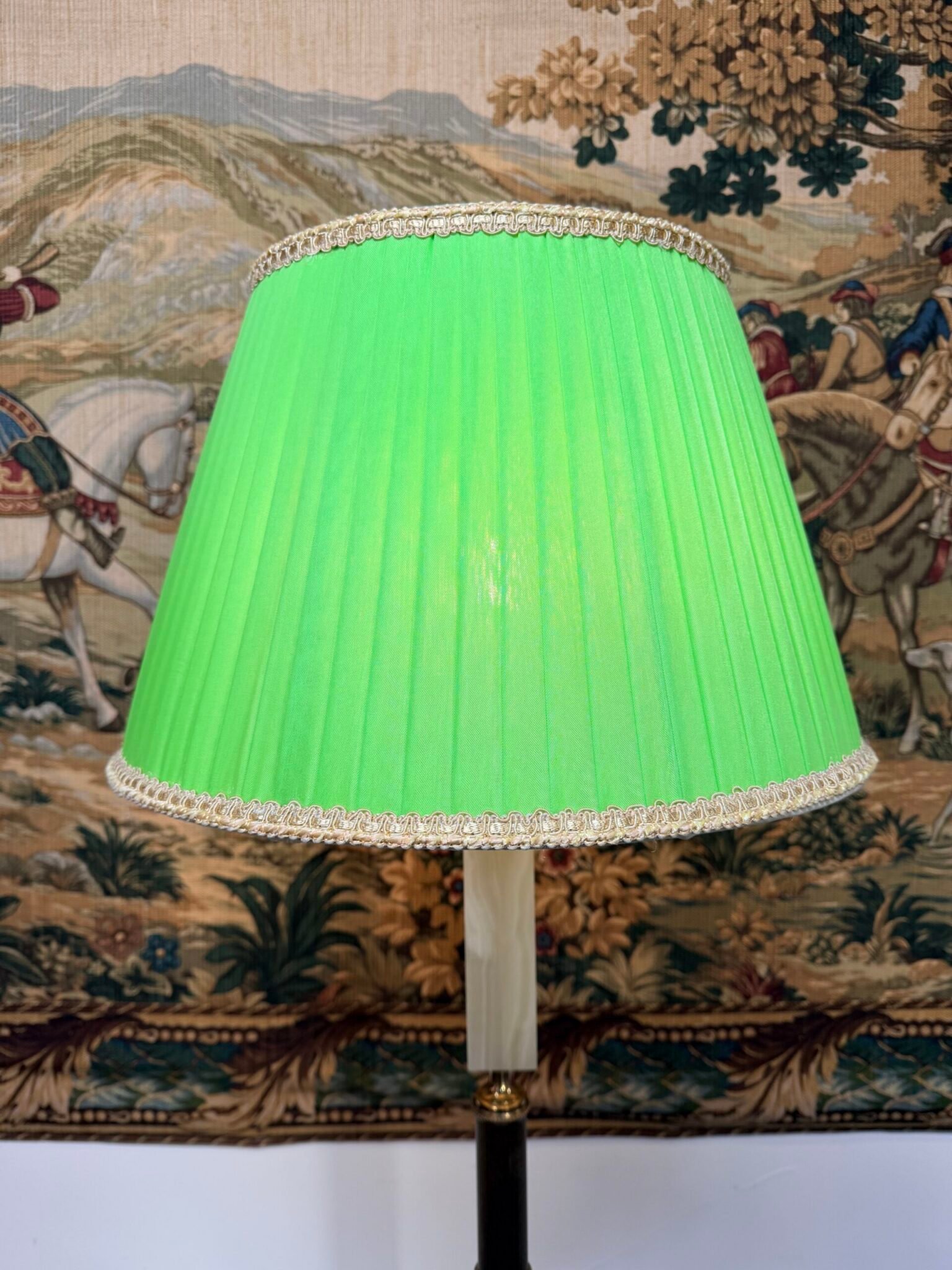1950s Onyx and Brass Table Lamp with Green Shade - Image 6