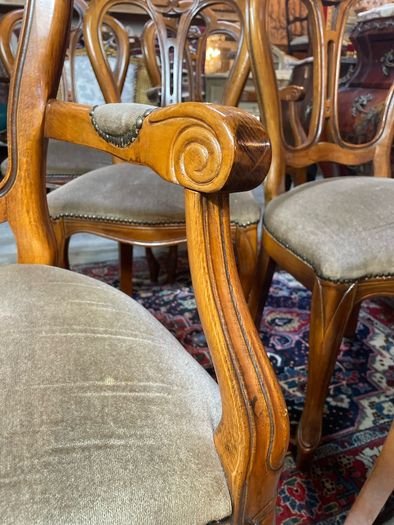 A Fabulous Set of 6 Walnut Veneer Vintage Italian Dining Chairs. - Image 4