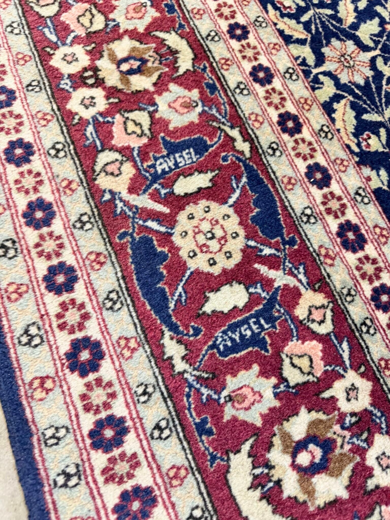 Elegant Hand Knotted Kerman Rug in Excellent Condition - Image 4