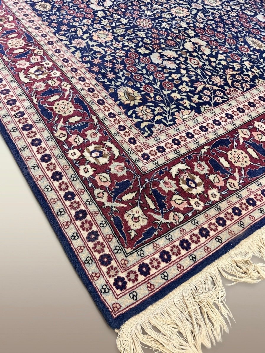 Elegant Hand Knotted Kerman Rug in Excellent Condition - Image 6