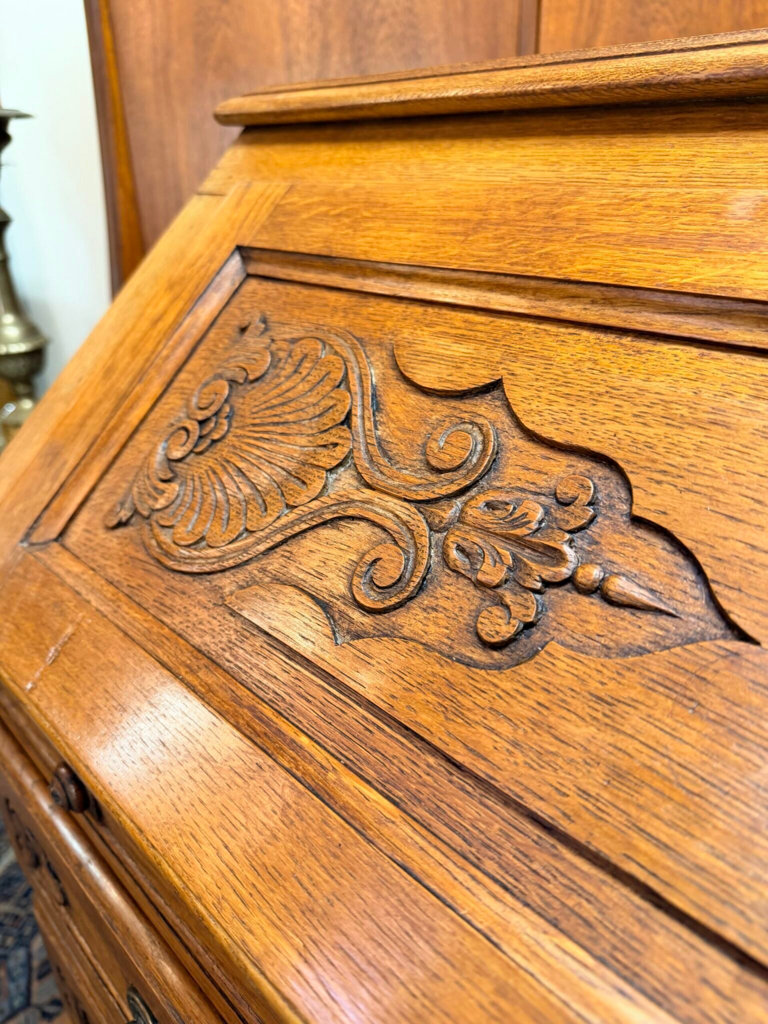 Elegant Vintage Oak Ladies Writing Bureau or Desk - Image 4
