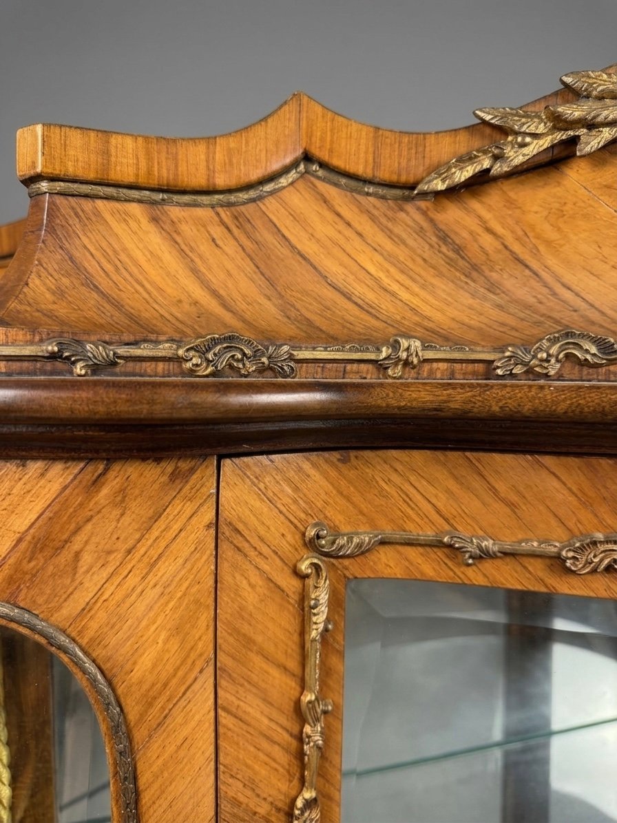 20th Louis XV Style Vernis Martin Display Cabinet - Image 7