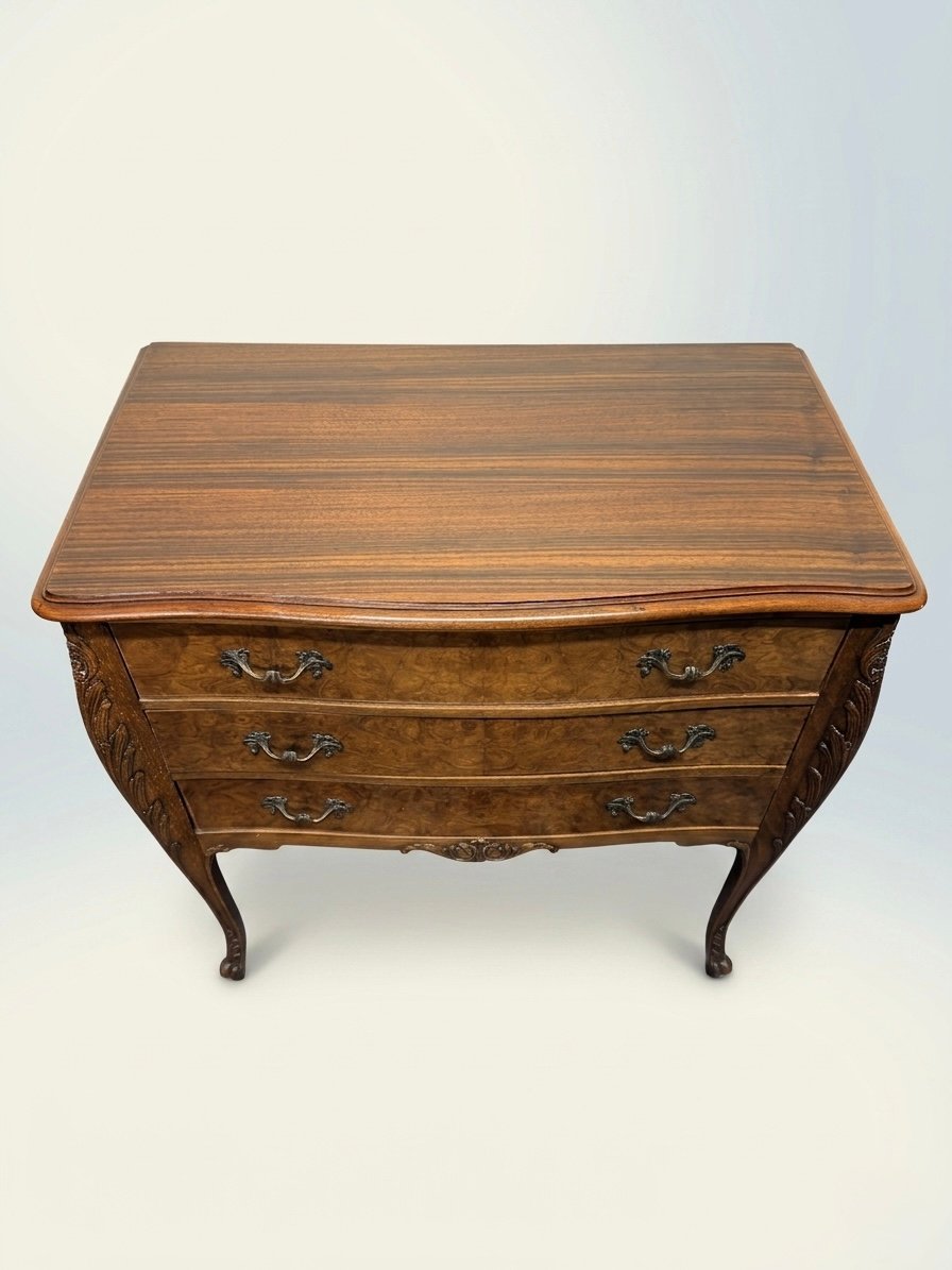 Elegant Early 20th Century French Commode - Image 4