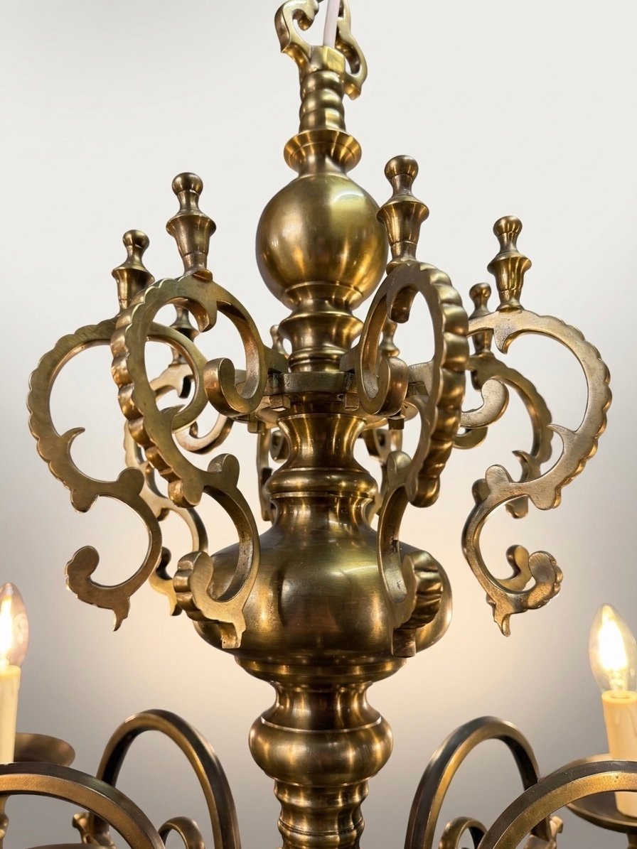 Exquisite Quality Antique Eight-Branch Flemish Brass Chandelier - Image 2
