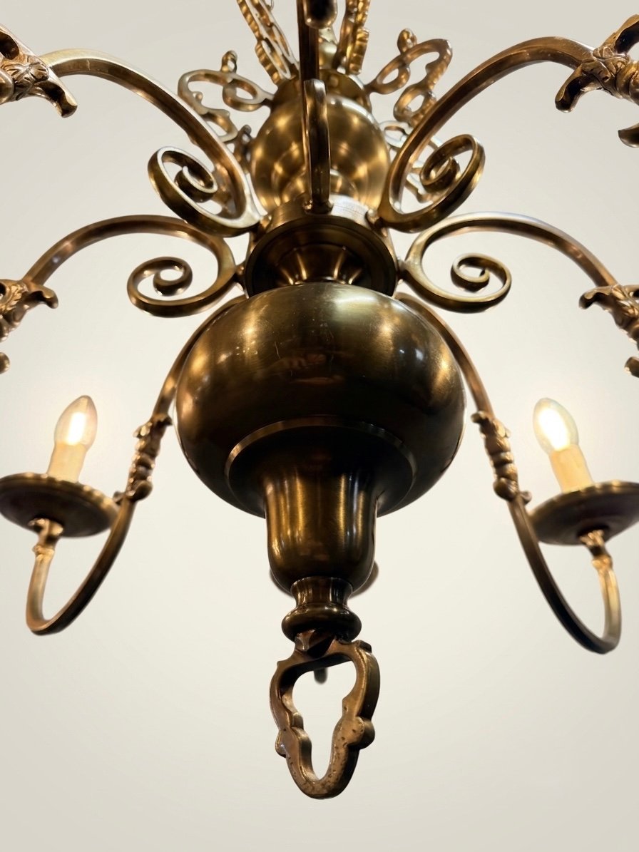 Exquisite Quality Antique Eight-Branch Flemish Brass Chandelier - Image 4