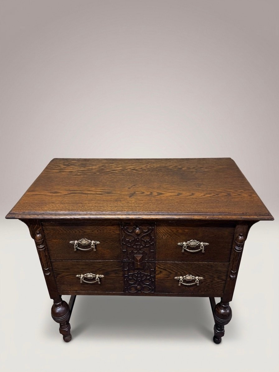 Charming Early 20th Century English Oak Chest of Drawers - Image 3