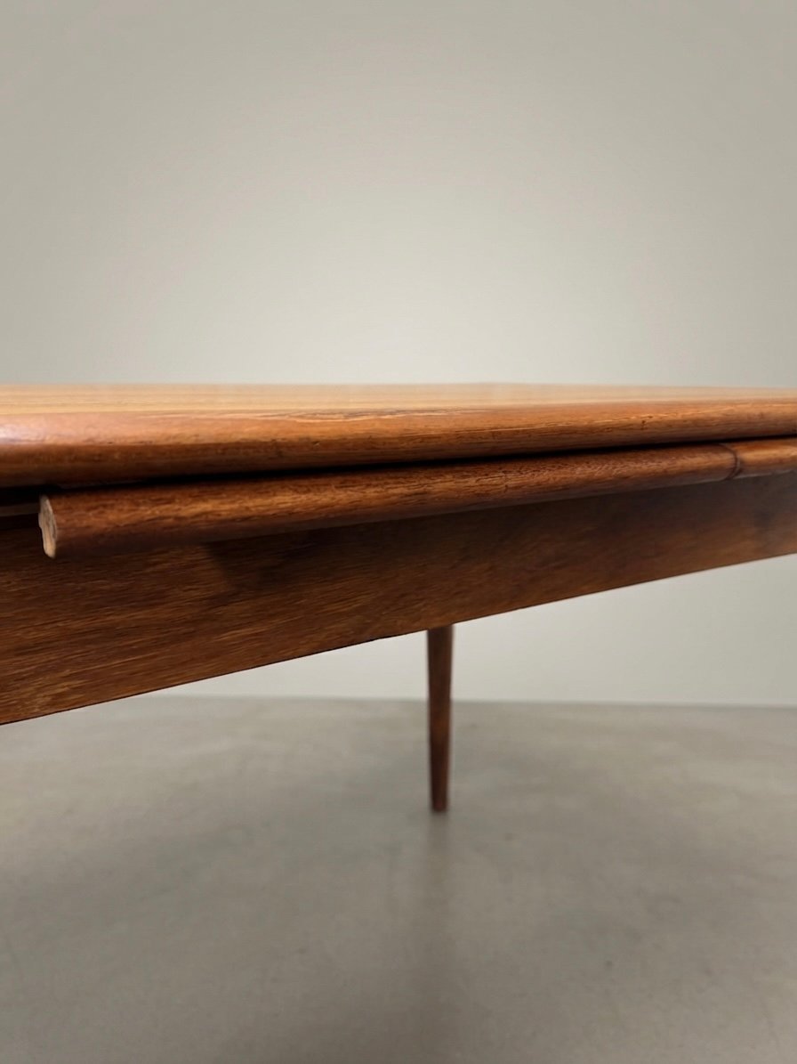 Elegant Mid-Century Danish Teak Extending Dining Table - Image 7