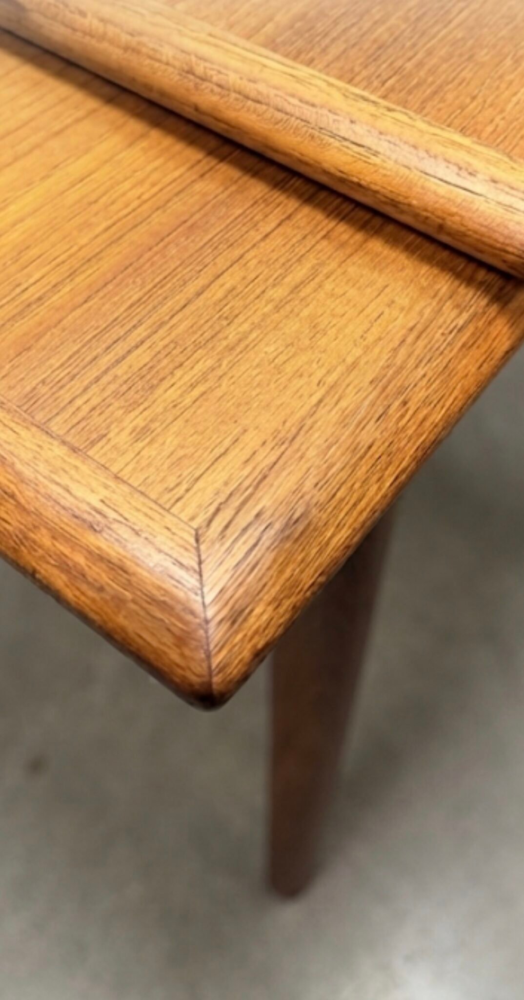 Elegant Mid-Century Danish Teak Extending Dining Table - Image 2