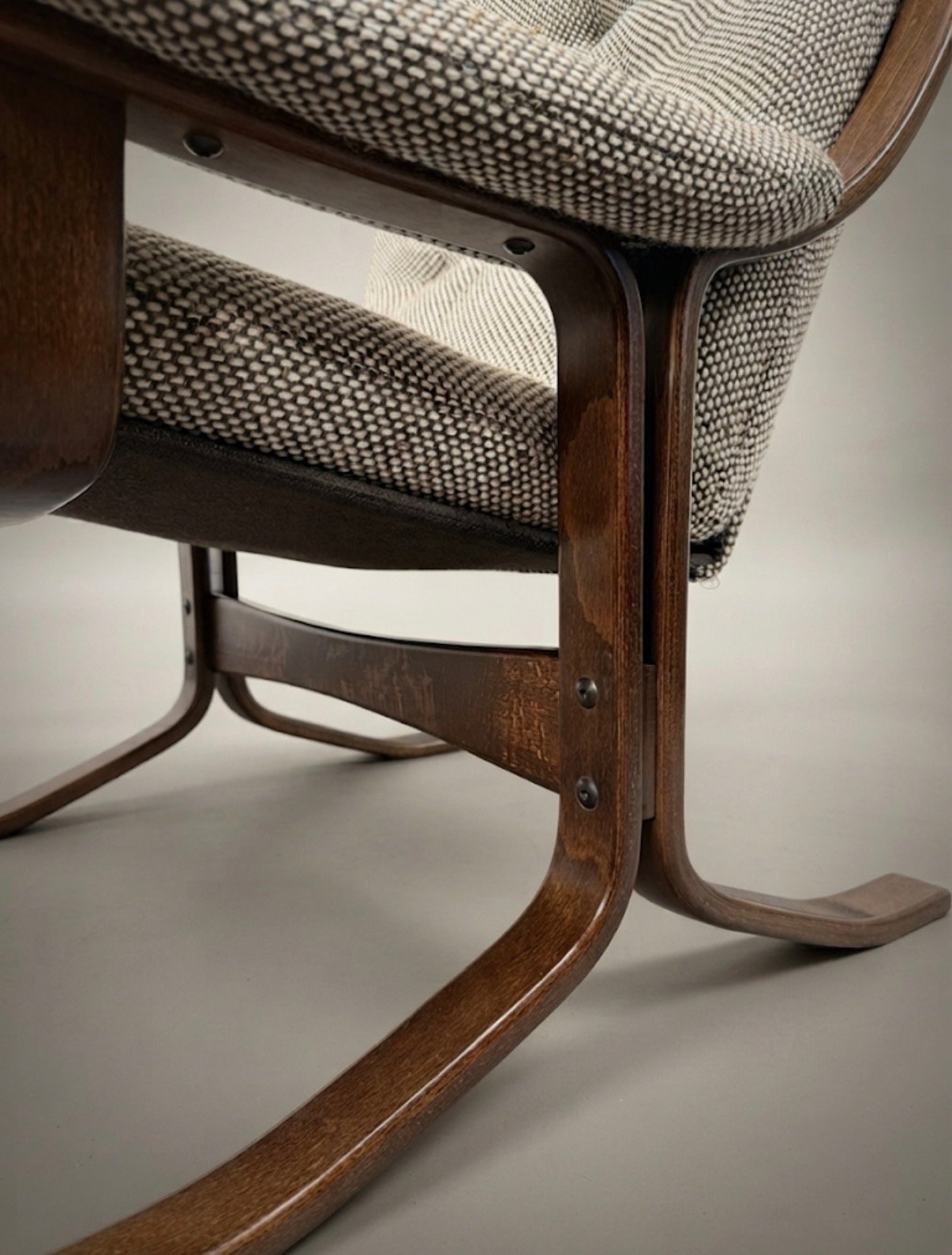 Stunning Pair of Mid-Century Modern "Partner" Armchairs attributed to John Hjortdal - Image 7