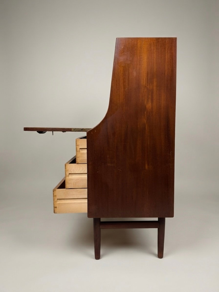 Early Borge Mogensen Model 145 Bureau in Teak and Oak - Image 2