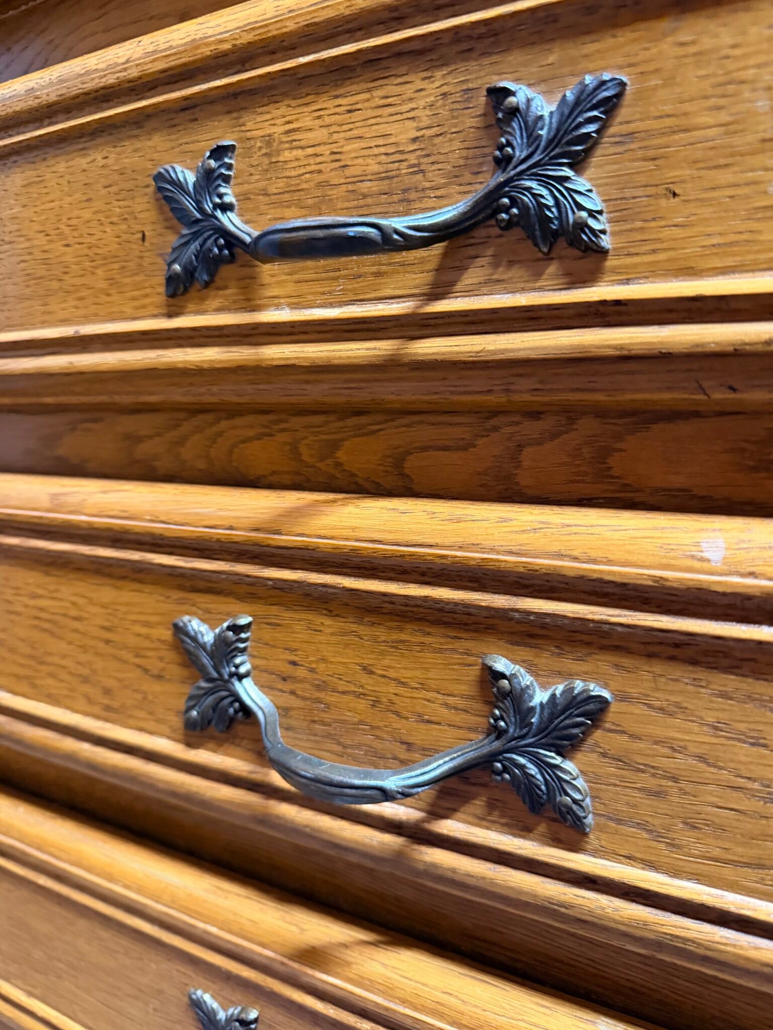 French Mid 20th Century Oak Chest of Drawers - Image 2