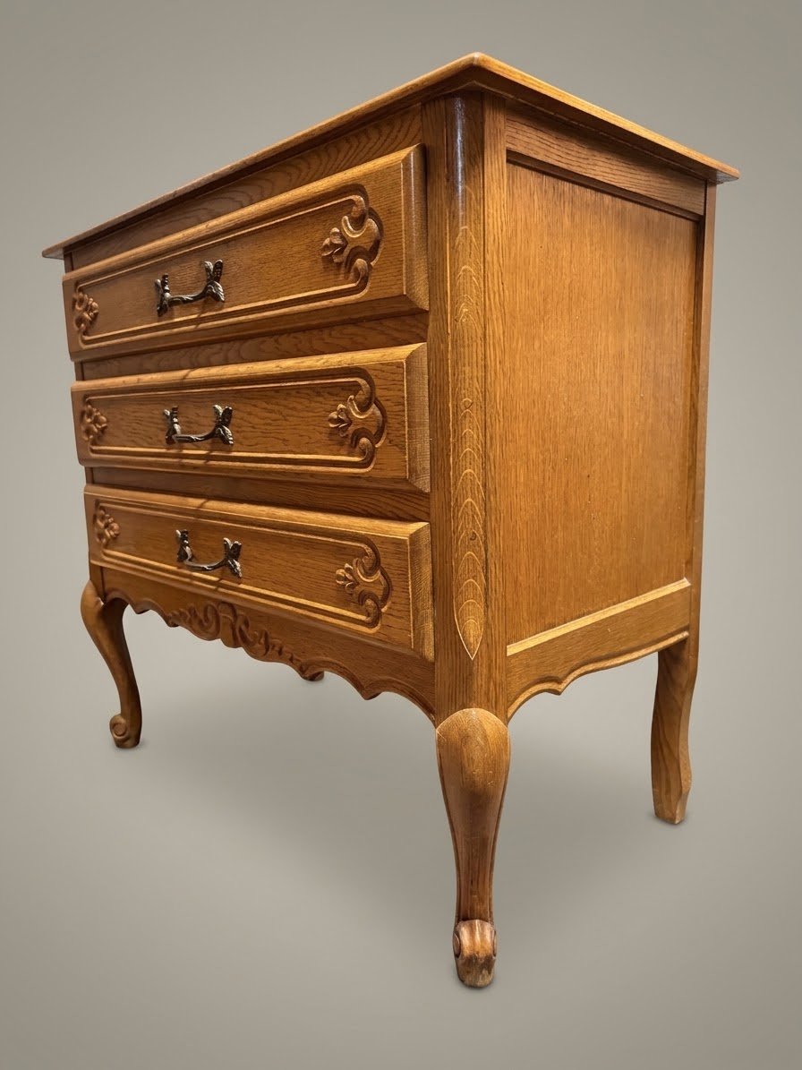 French Mid 20th Century Oak Chest of Drawers - Image 4